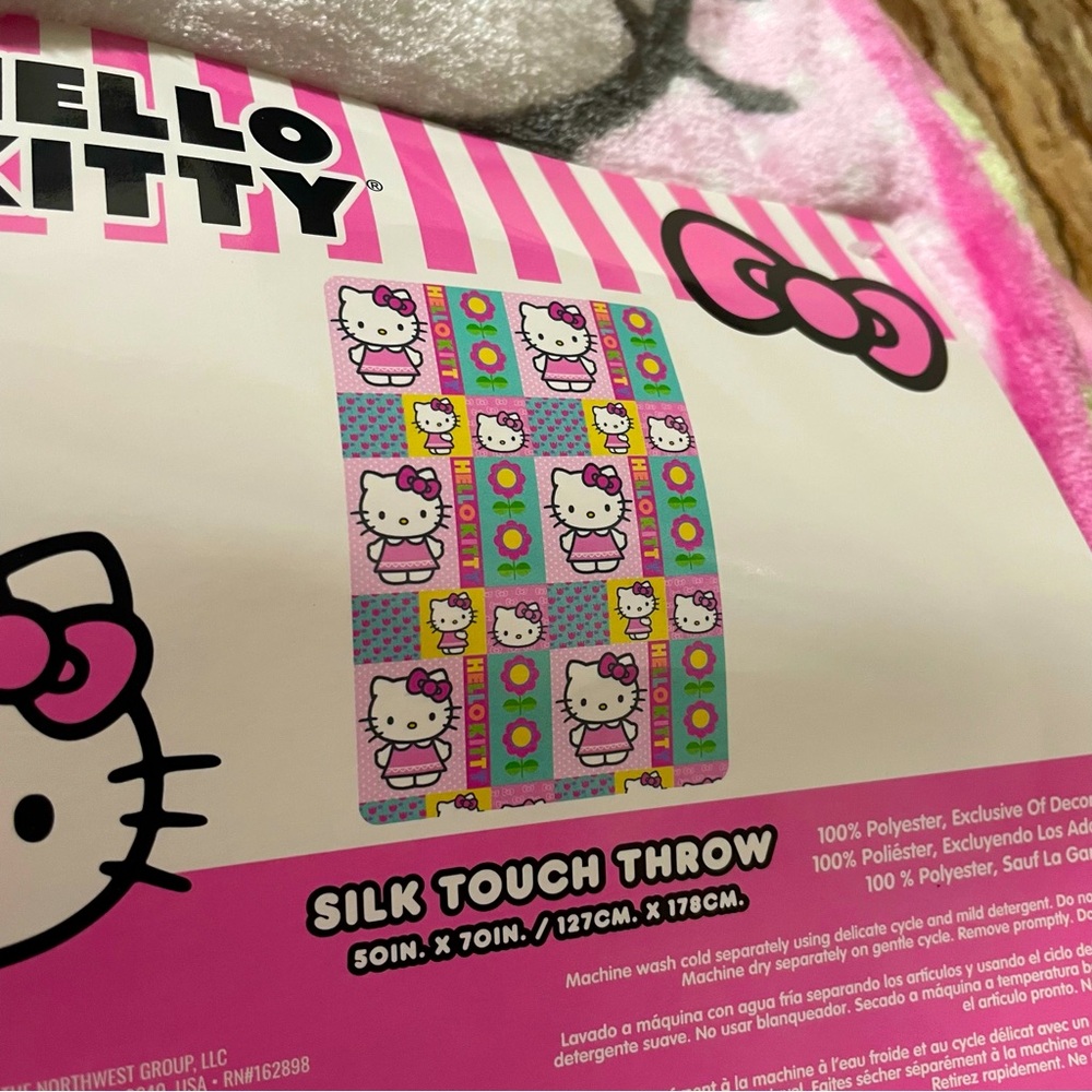 Hello Kitty - Picture 6 of 7